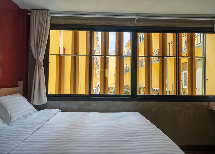 Hostel Wat We *